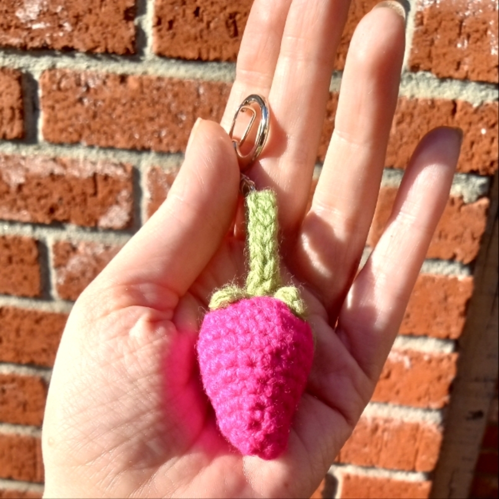 Free Strawberry 🍓 Keychain